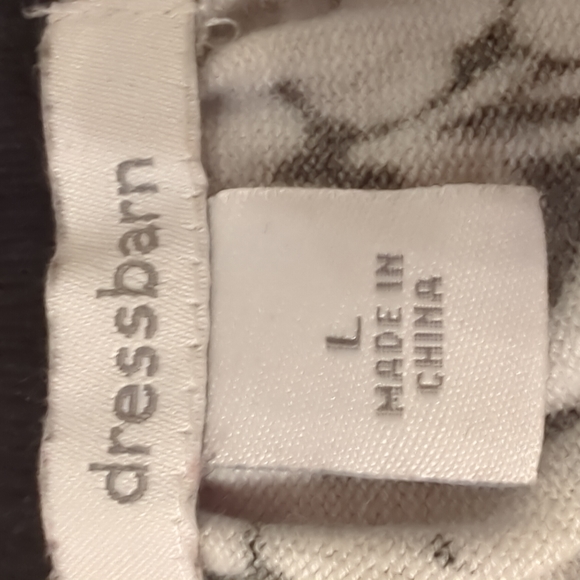 'Dress Barn' summer shirt. Size L. Made of Rayon, Cotton, Nylon. - Picture 3 of 4